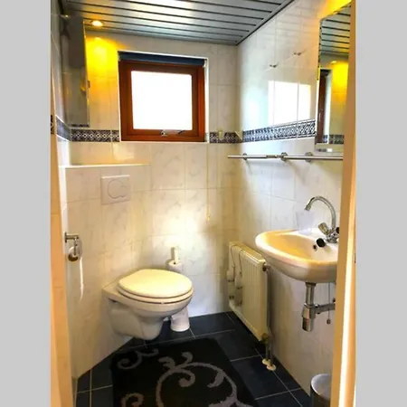 Authentiek Chalet Met Grote Tuin, Dichtbij Sauna Casa de Férias