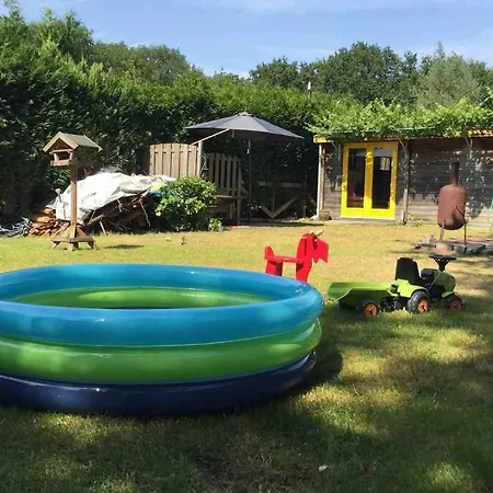 Casa de Férias Authentiek Chalet Met Grote Tuin, Dichtbij Sauna